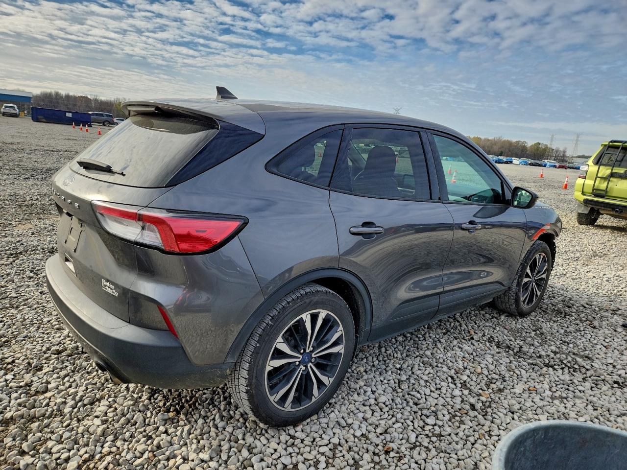 2022 FORD ESCAPE SE photo 3