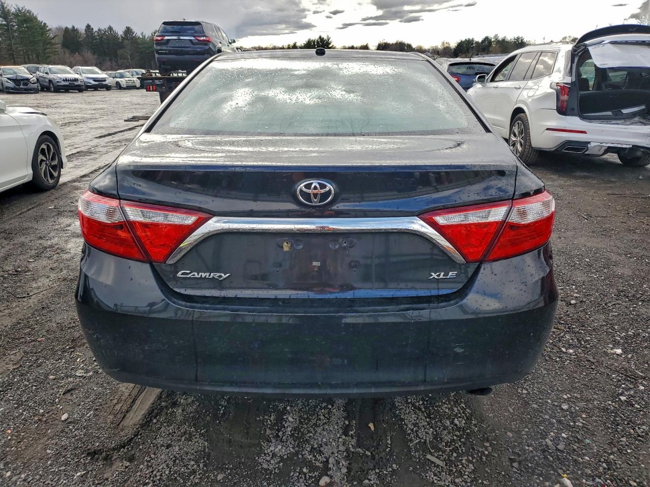 2017 TOYOTA CAMRY LE photo 11