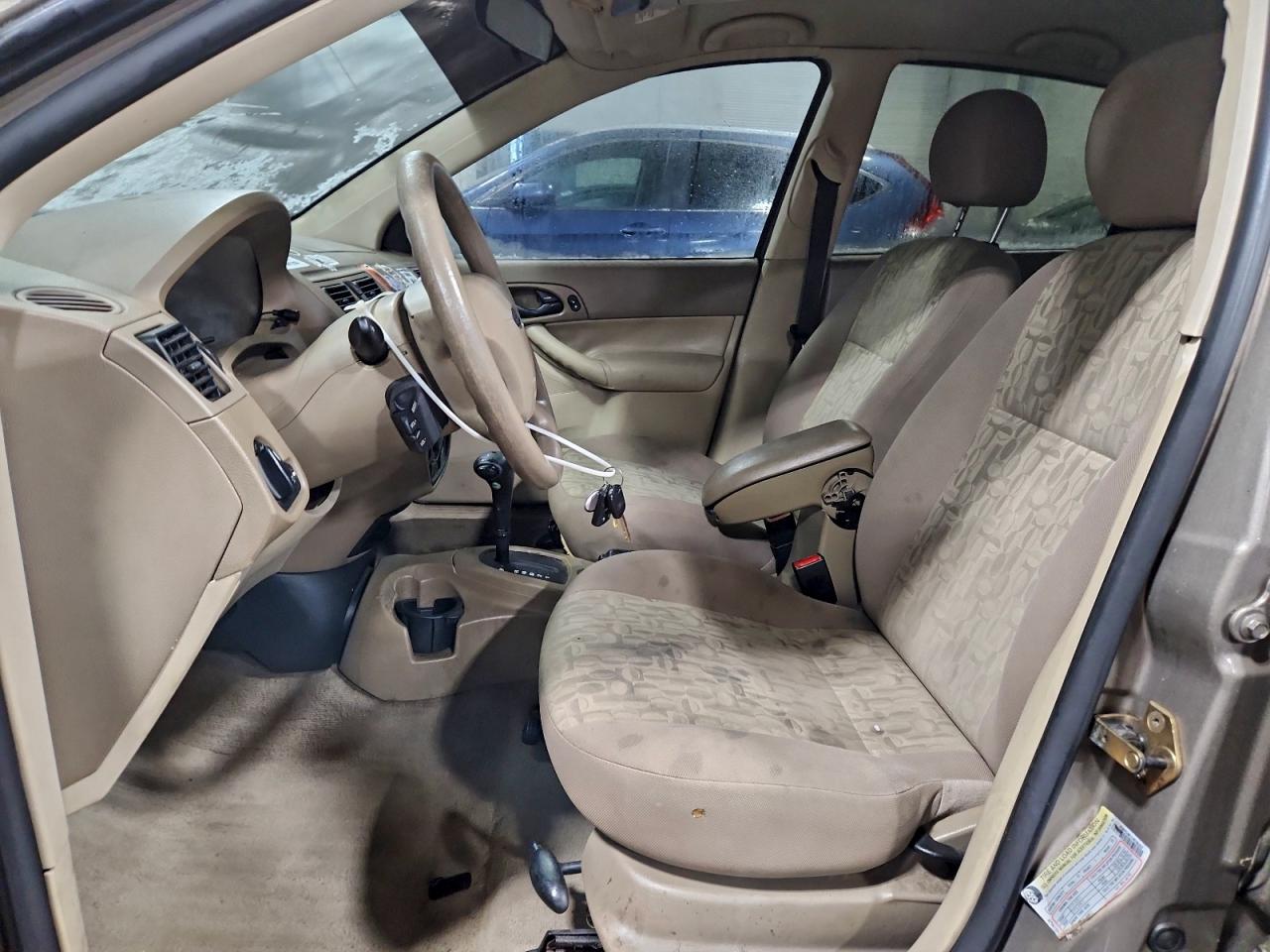2005 FORD FOCUS ZX4 photo 13