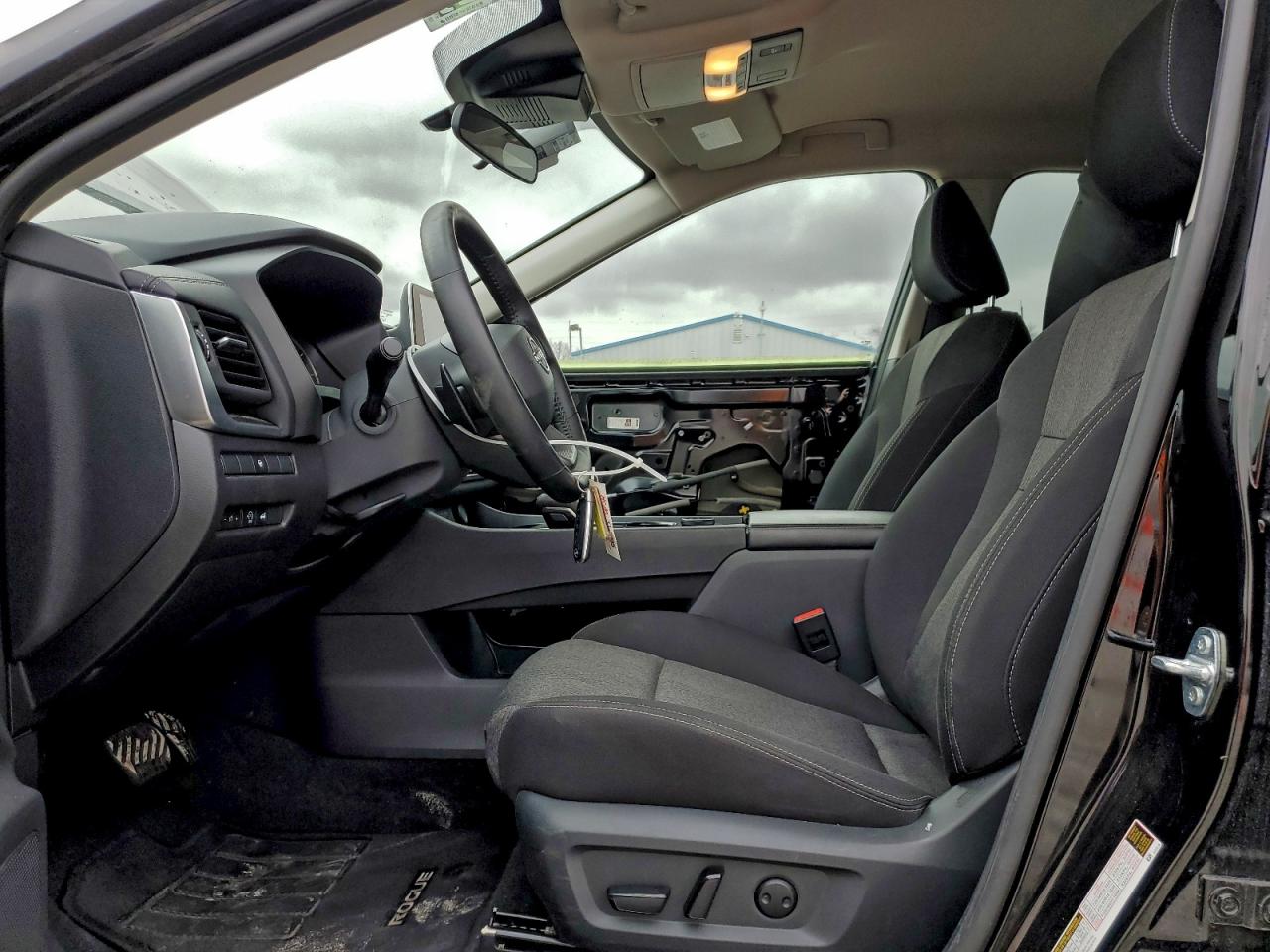 2025 NISSAN ROGUE SV photo 19