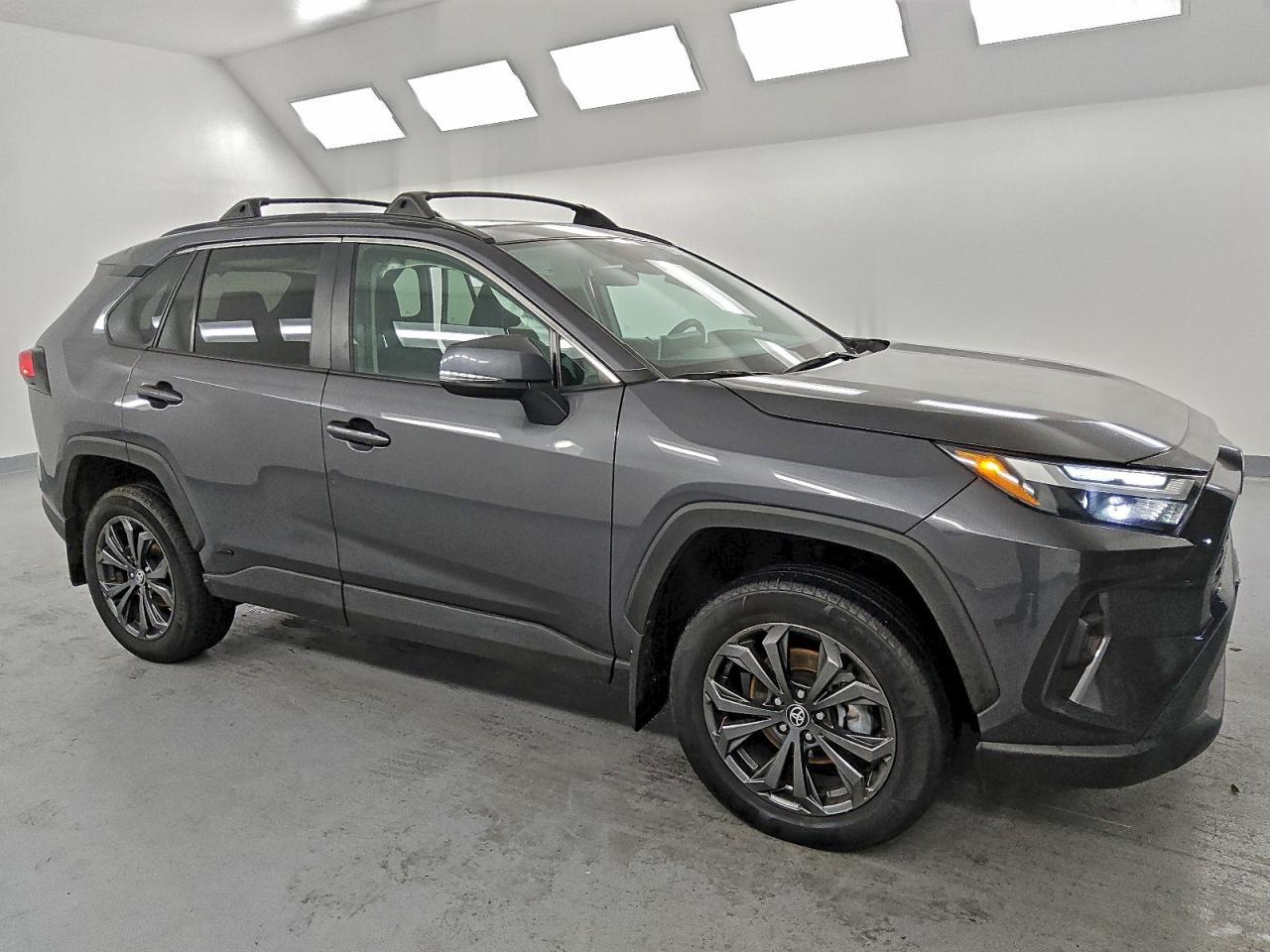 2024 TOYOTA RAV4 XLE PREMIUM photo 4