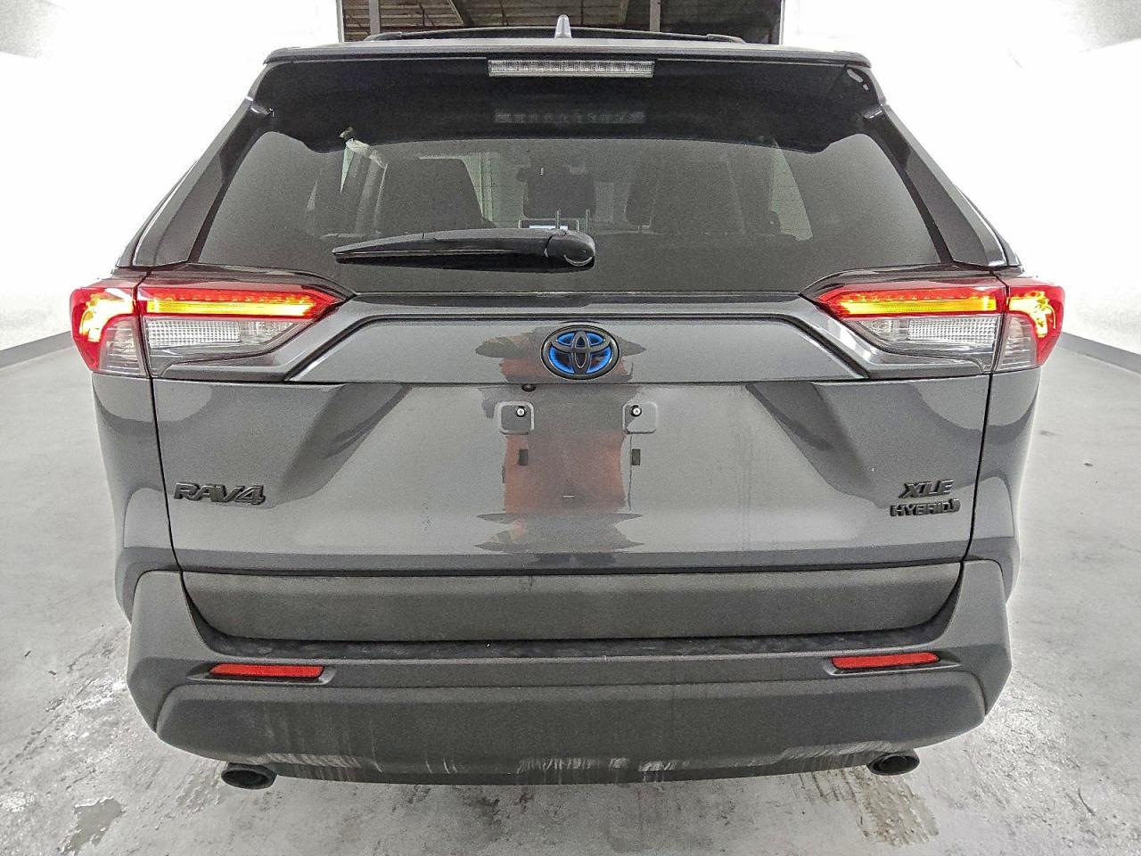 2024 TOYOTA RAV4 XLE PREMIUM photo 6