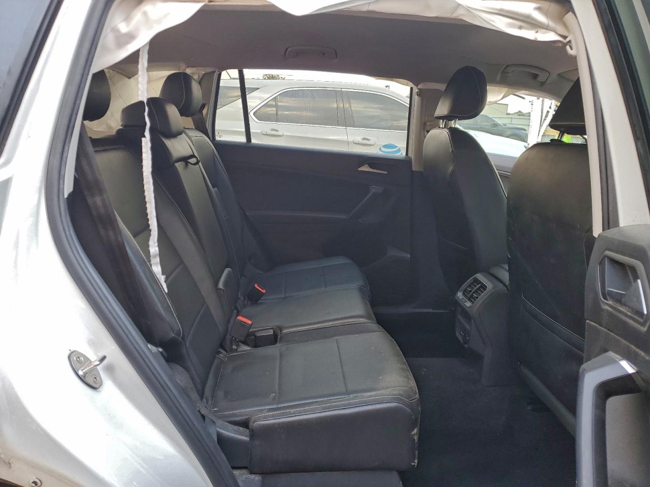 2021 VOLKSWAGEN TIGUAN SE photo 21