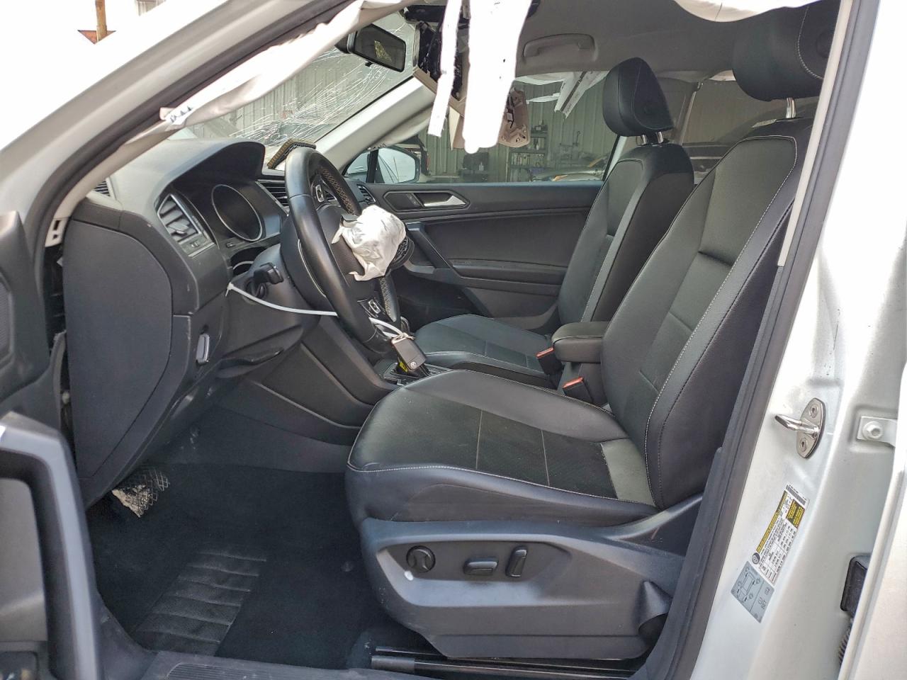 2021 VOLKSWAGEN TIGUAN SE photo 13