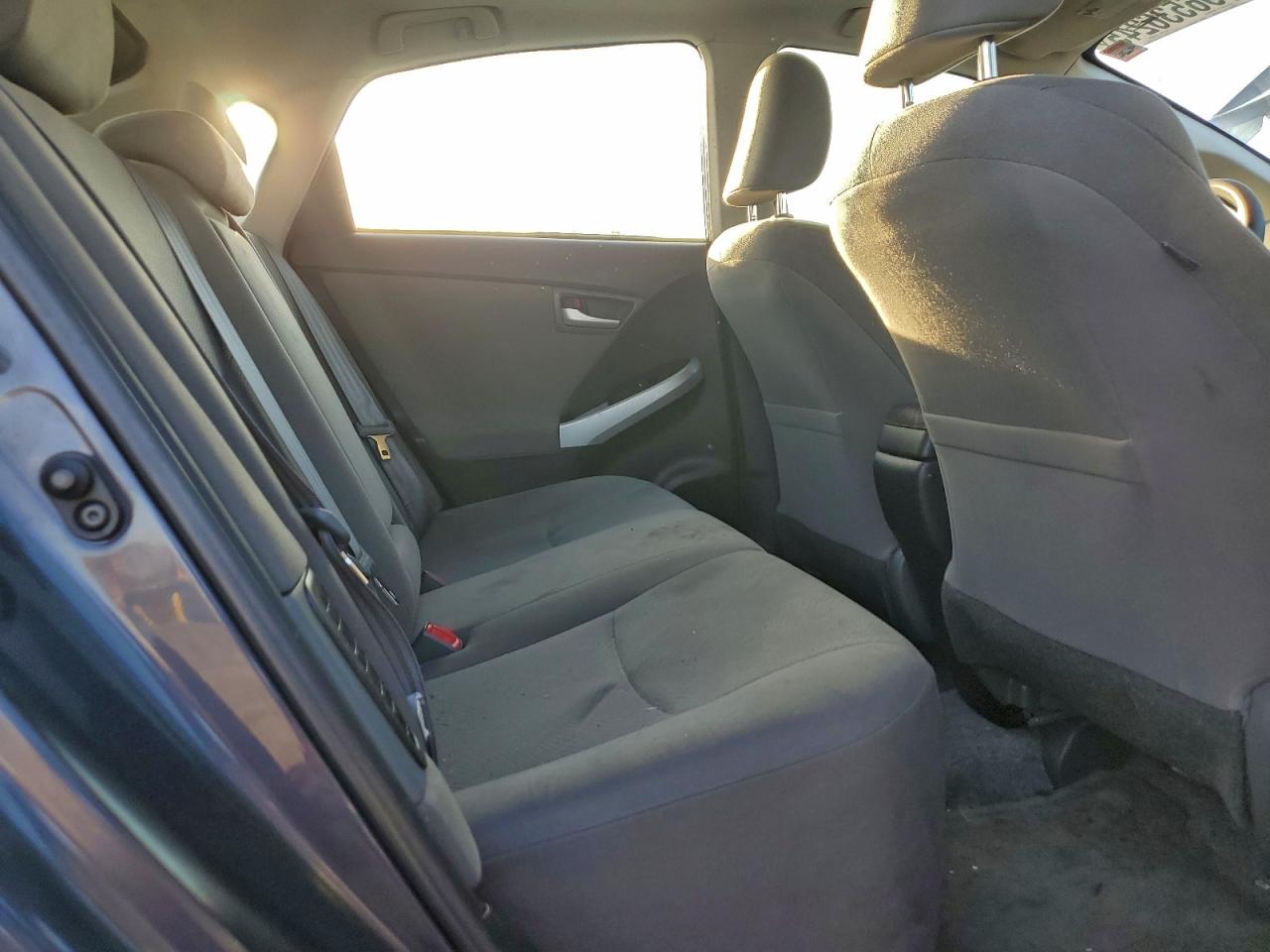 2015 TOYOTA PRIUS photo 19