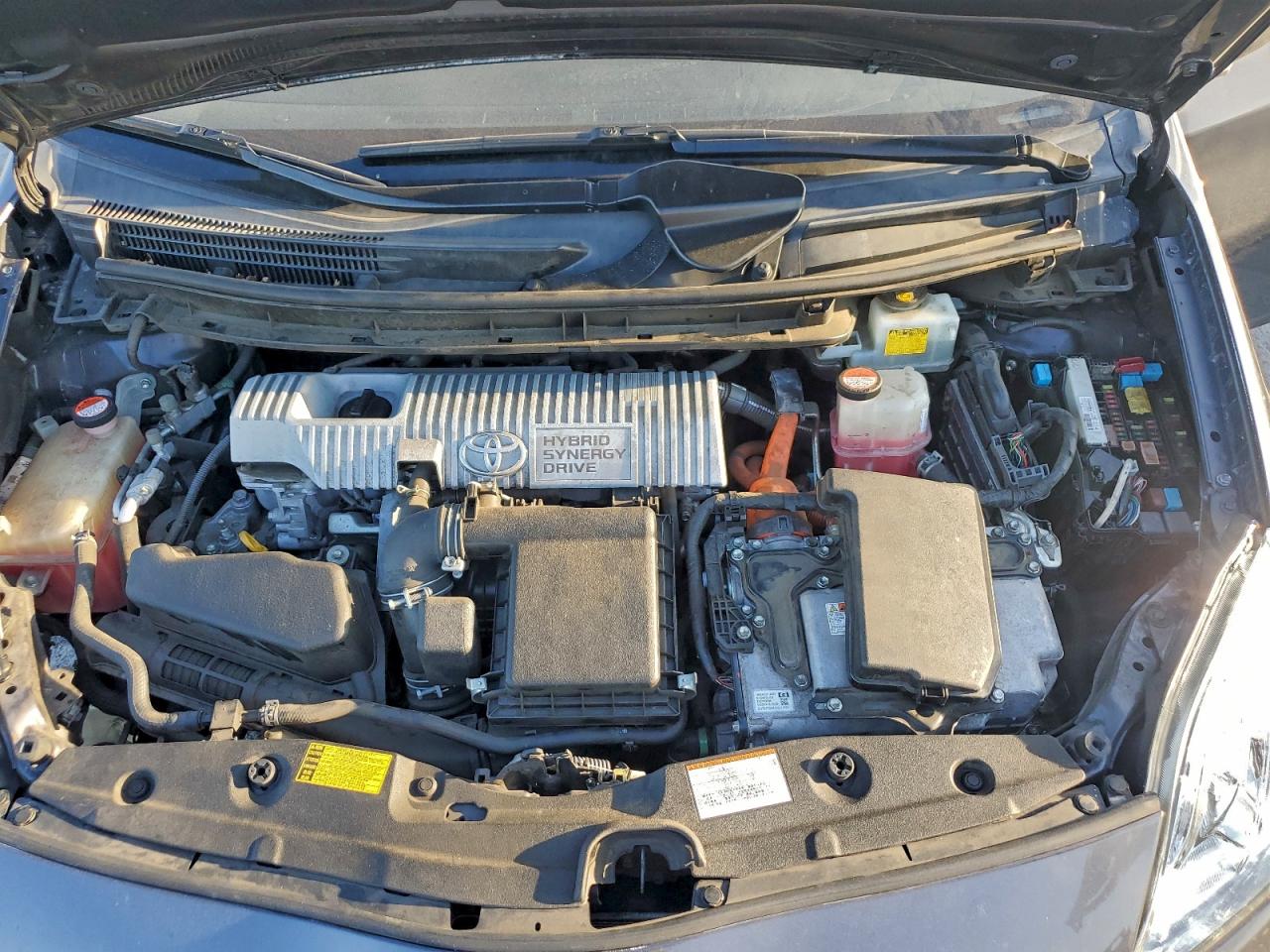 2015 TOYOTA PRIUS photo 21