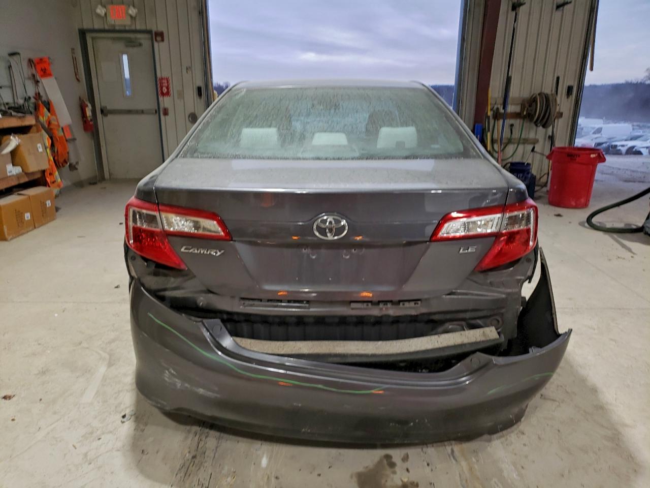 2014 TOYOTA CAMRY photo 11