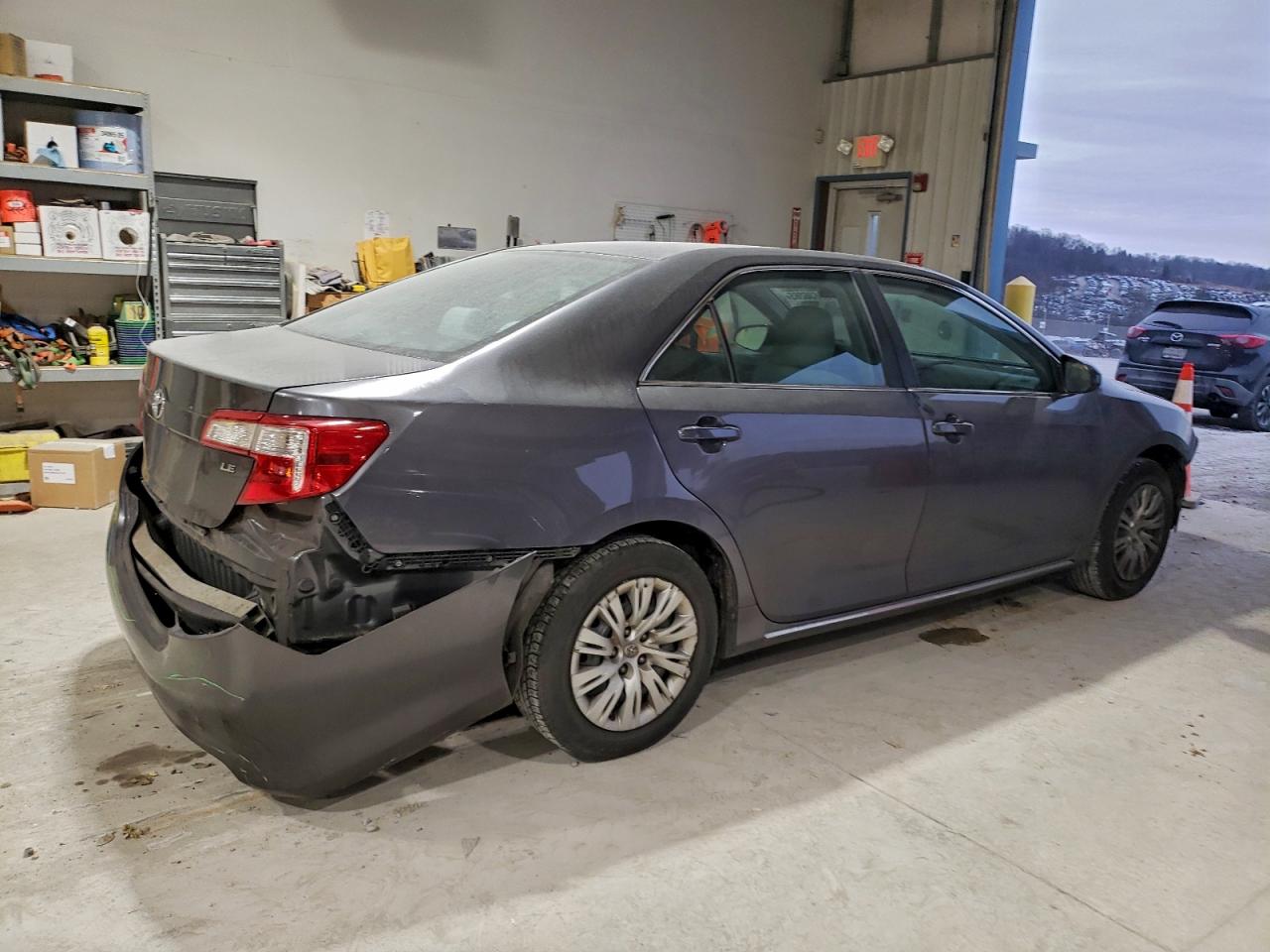 2014 TOYOTA CAMRY photo 5
