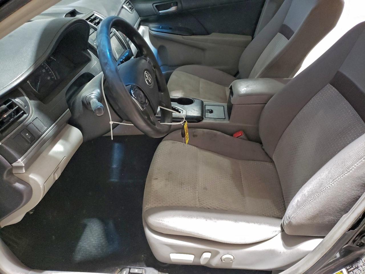 2014 TOYOTA CAMRY photo 13