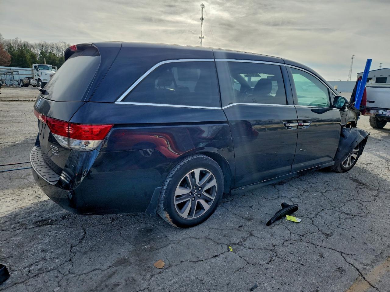 2014 HONDA ODYSSEY TOURING photo 3