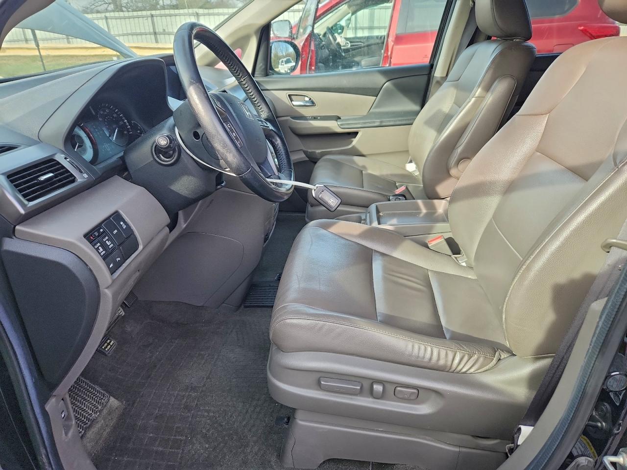 2014 HONDA ODYSSEY TOURING photo 7