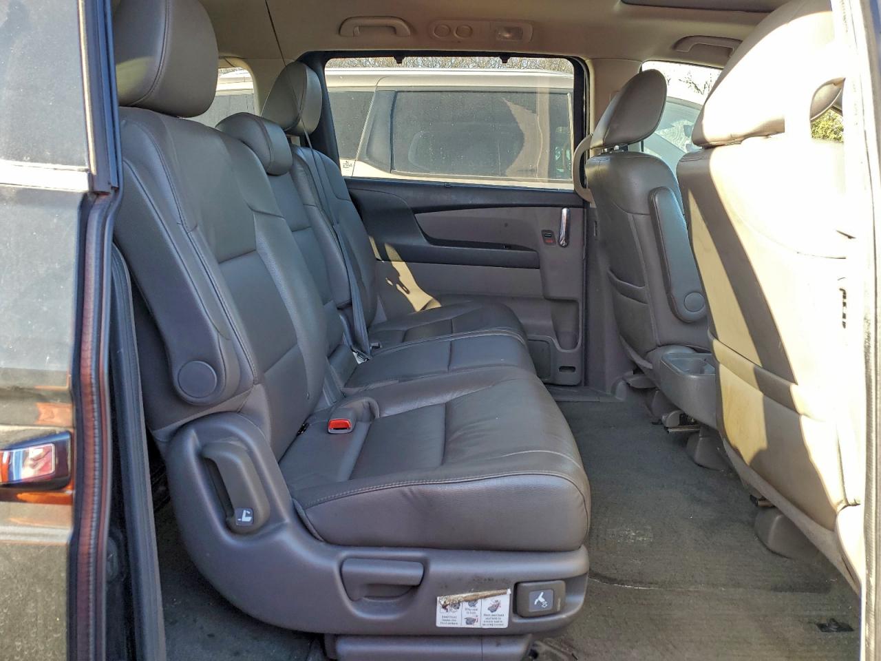 2014 HONDA ODYSSEY TOURING photo 11