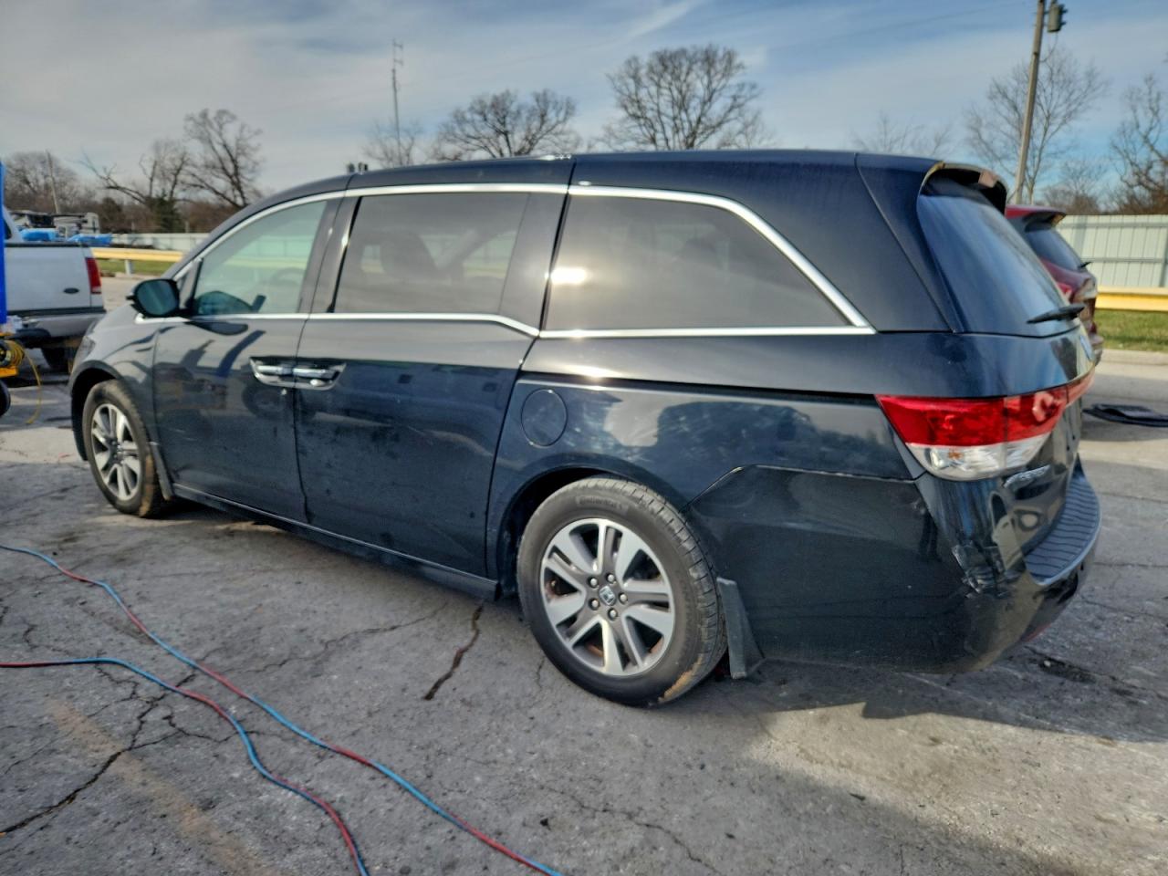 2014 HONDA ODYSSEY TOURING photo 2