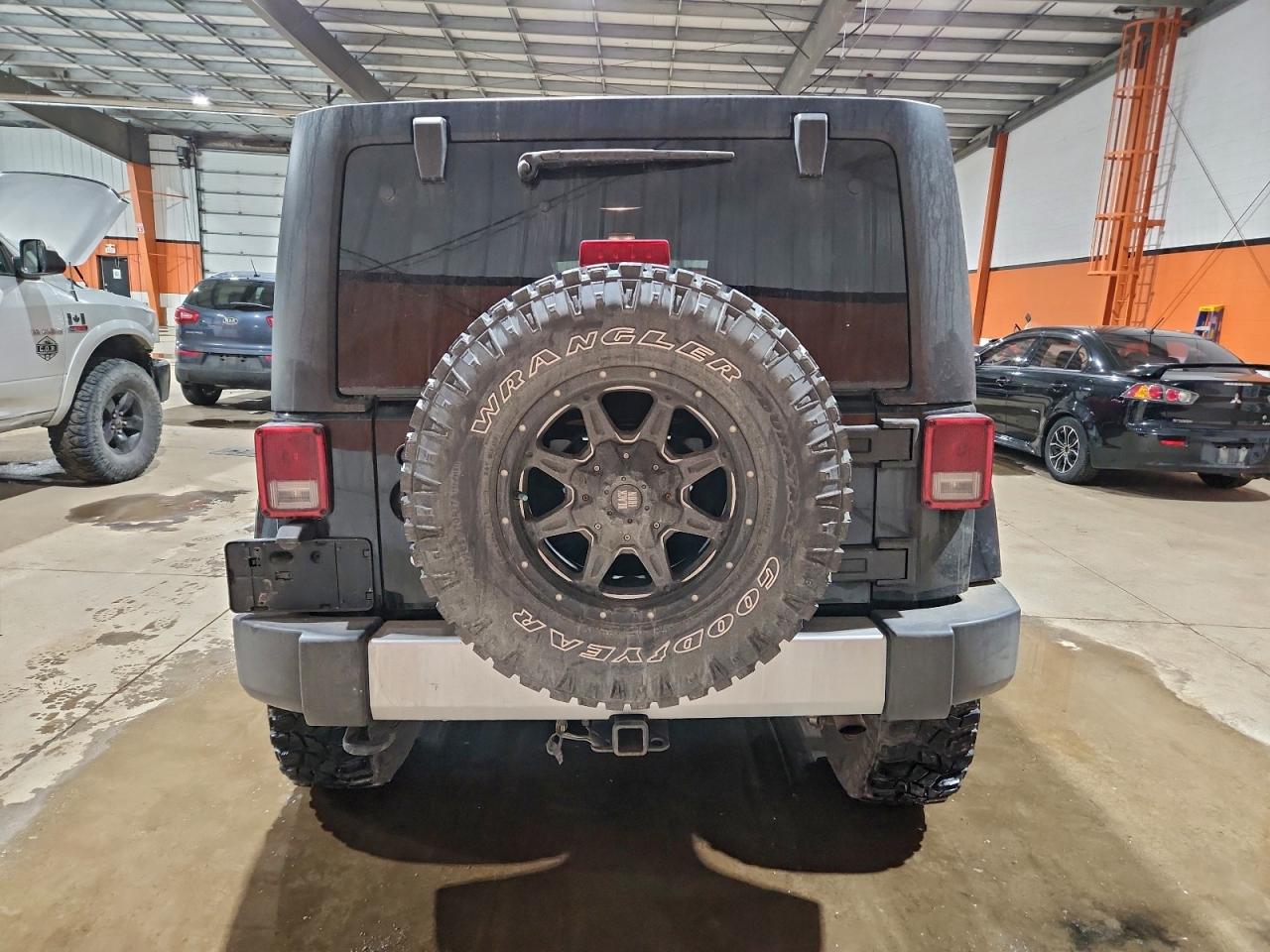 2015 JEEP WRANGLER UNLIMITED SAHARA photo 6