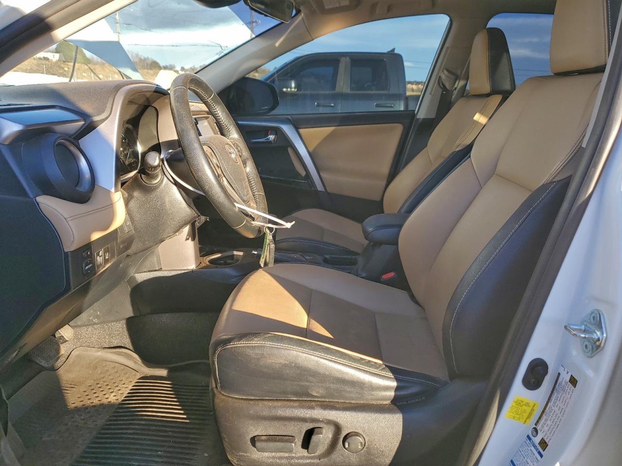 2017 TOYOTA RAV4 HV LIMITED photo 13