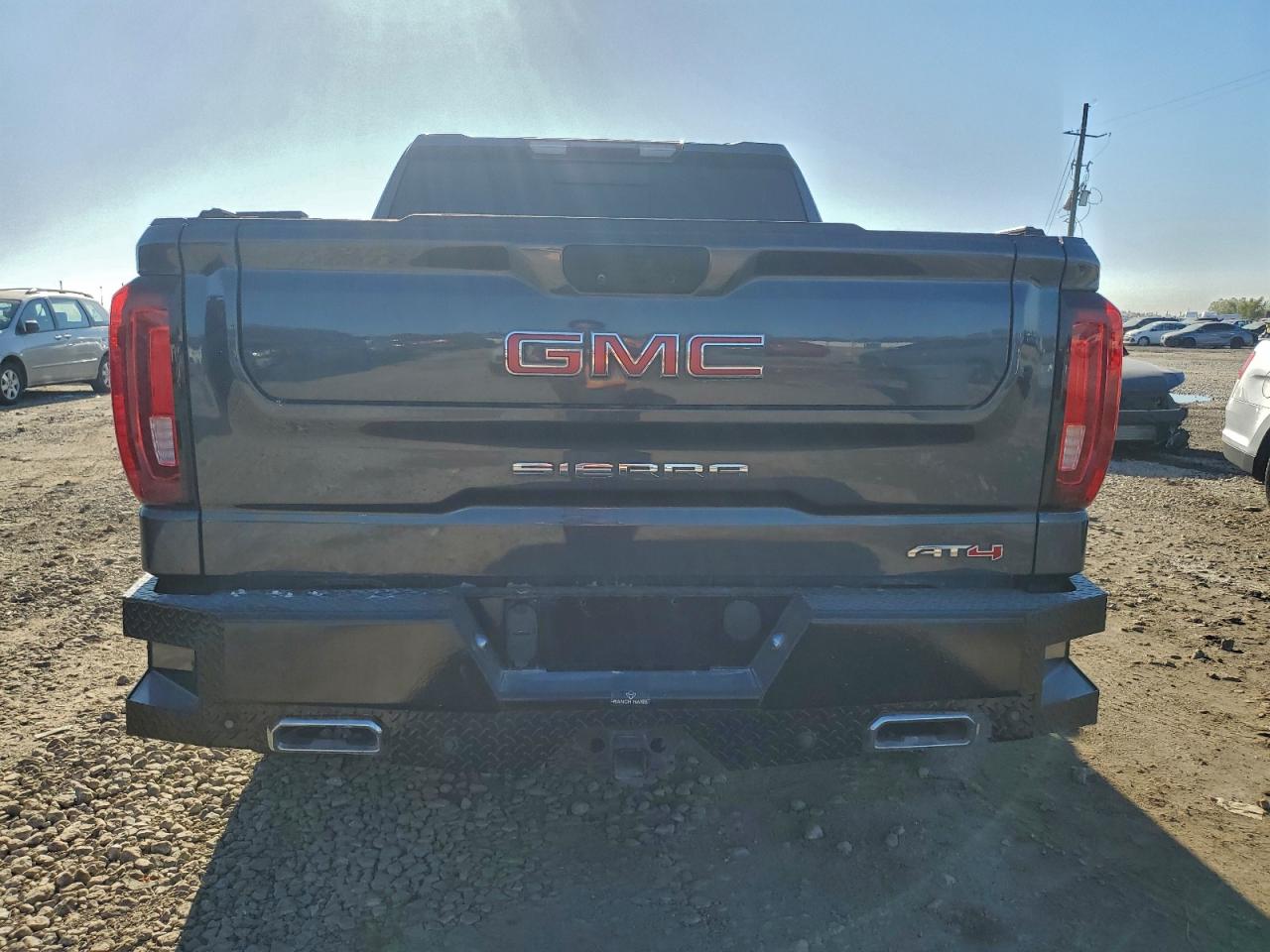 2021 GMC SIERRA K1500 AT4 photo 6