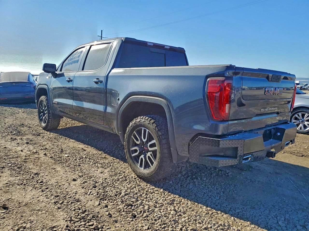 2021 GMC SIERRA K1500 AT4 photo 2
