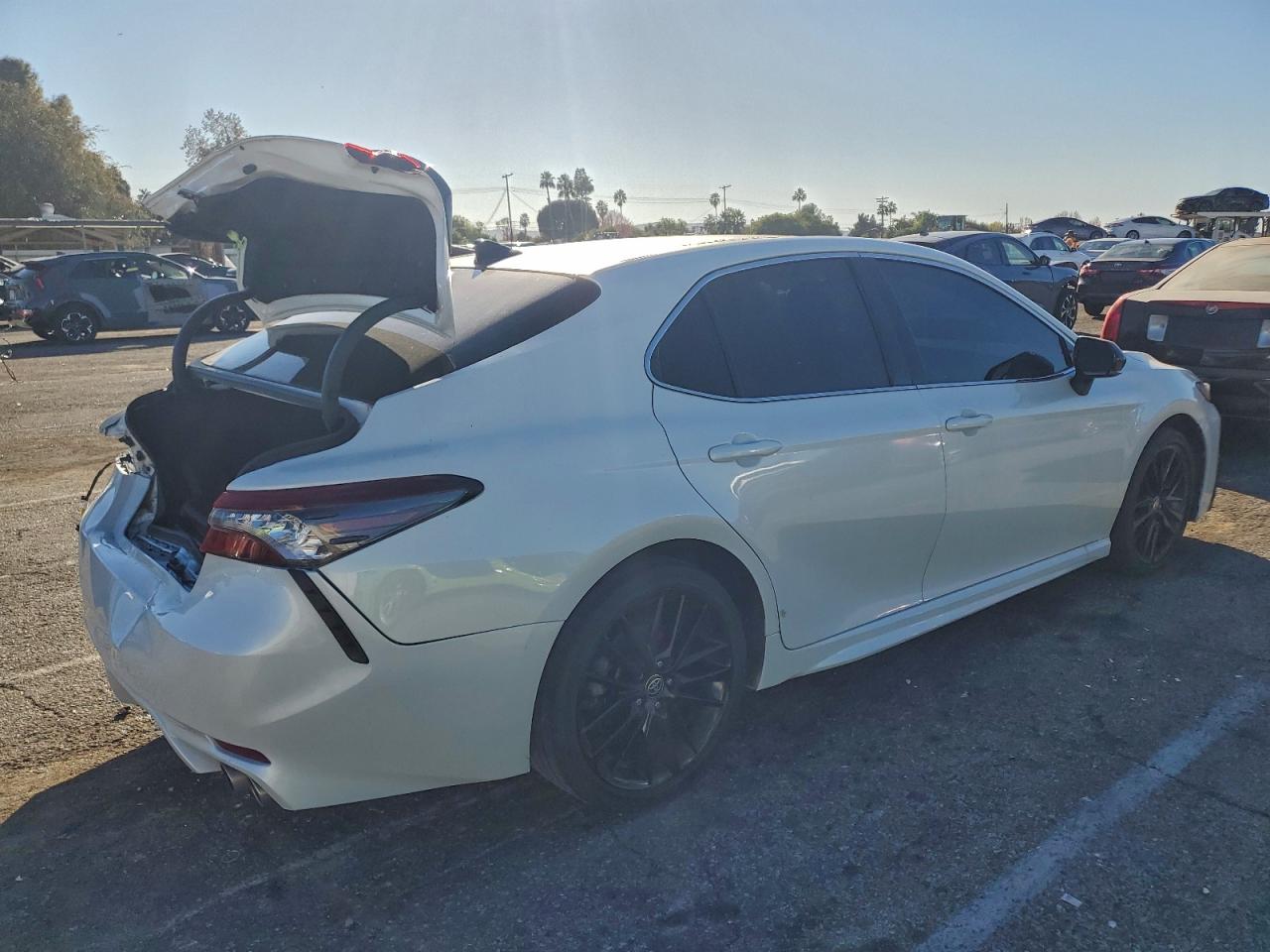 2021 TOYOTA CAMRY XSE photo 3