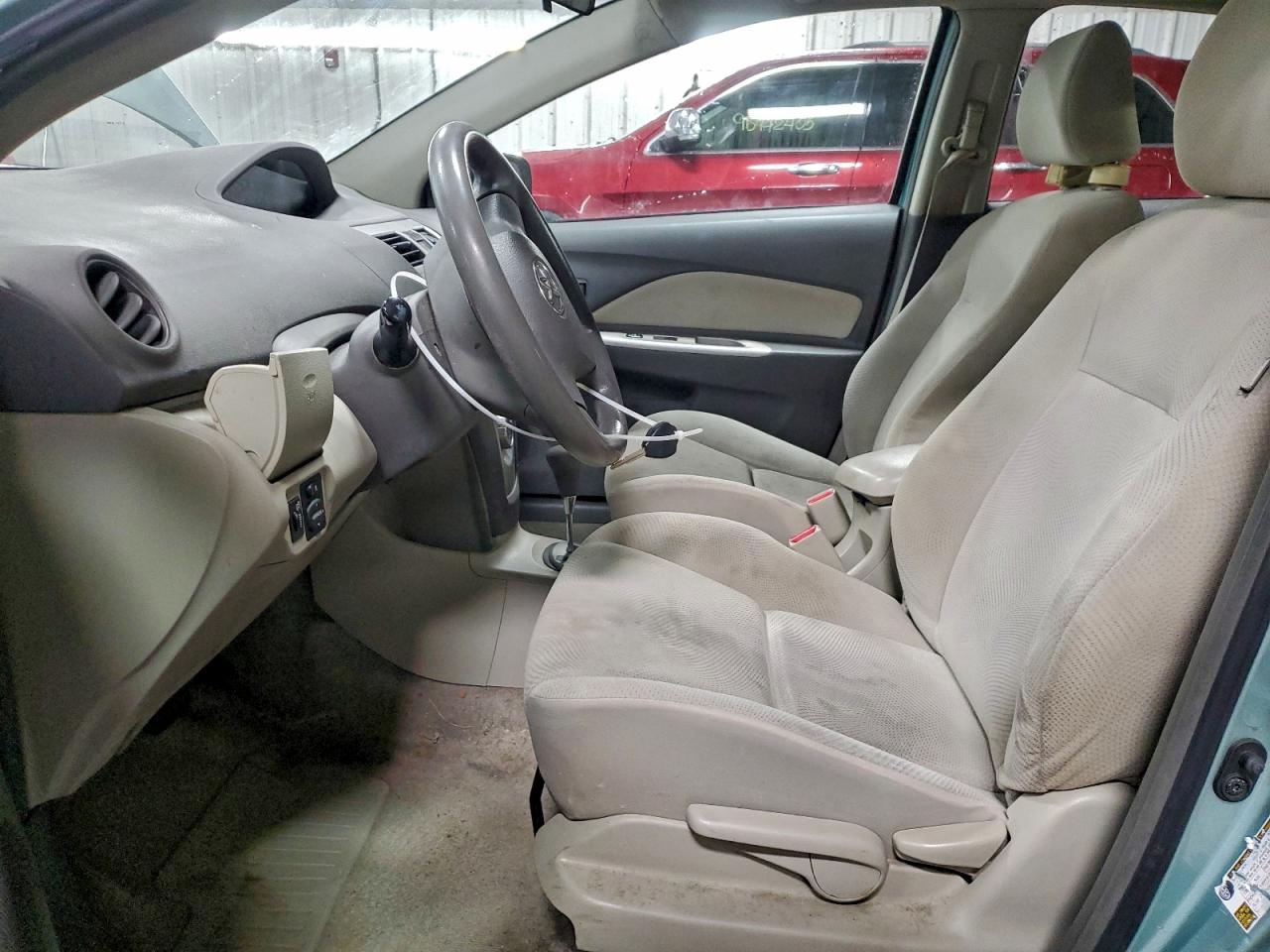 2010 TOYOTA YARIS photo 7