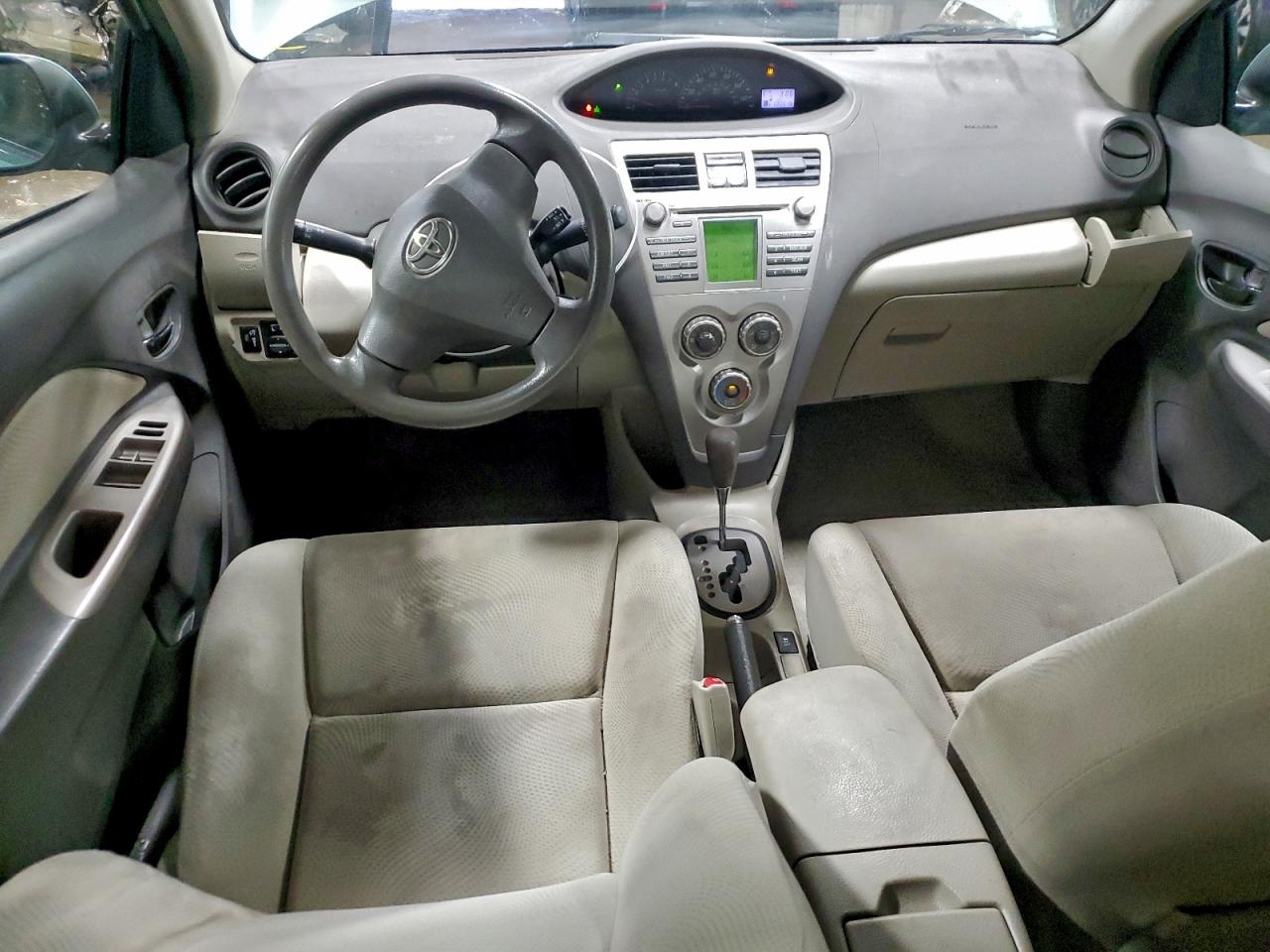 2010 TOYOTA YARIS photo 8