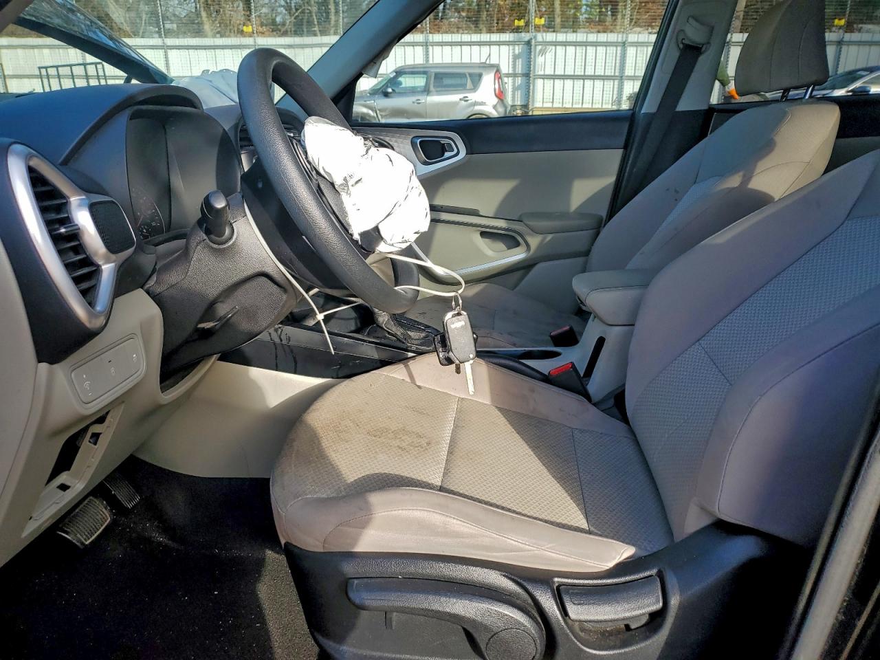2022 KIA SOUL LX photo 7
