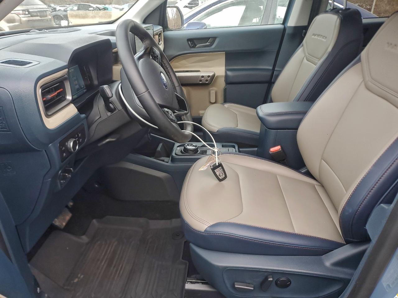 2025 FORD MAVERICK LARIAT photo 25