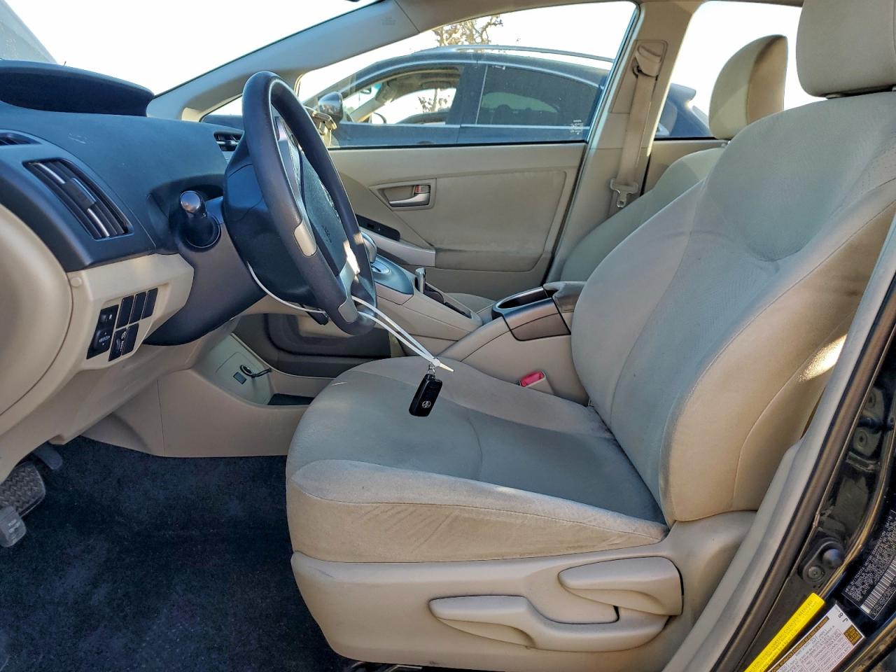 2012 TOYOTA PRIUS photo 7