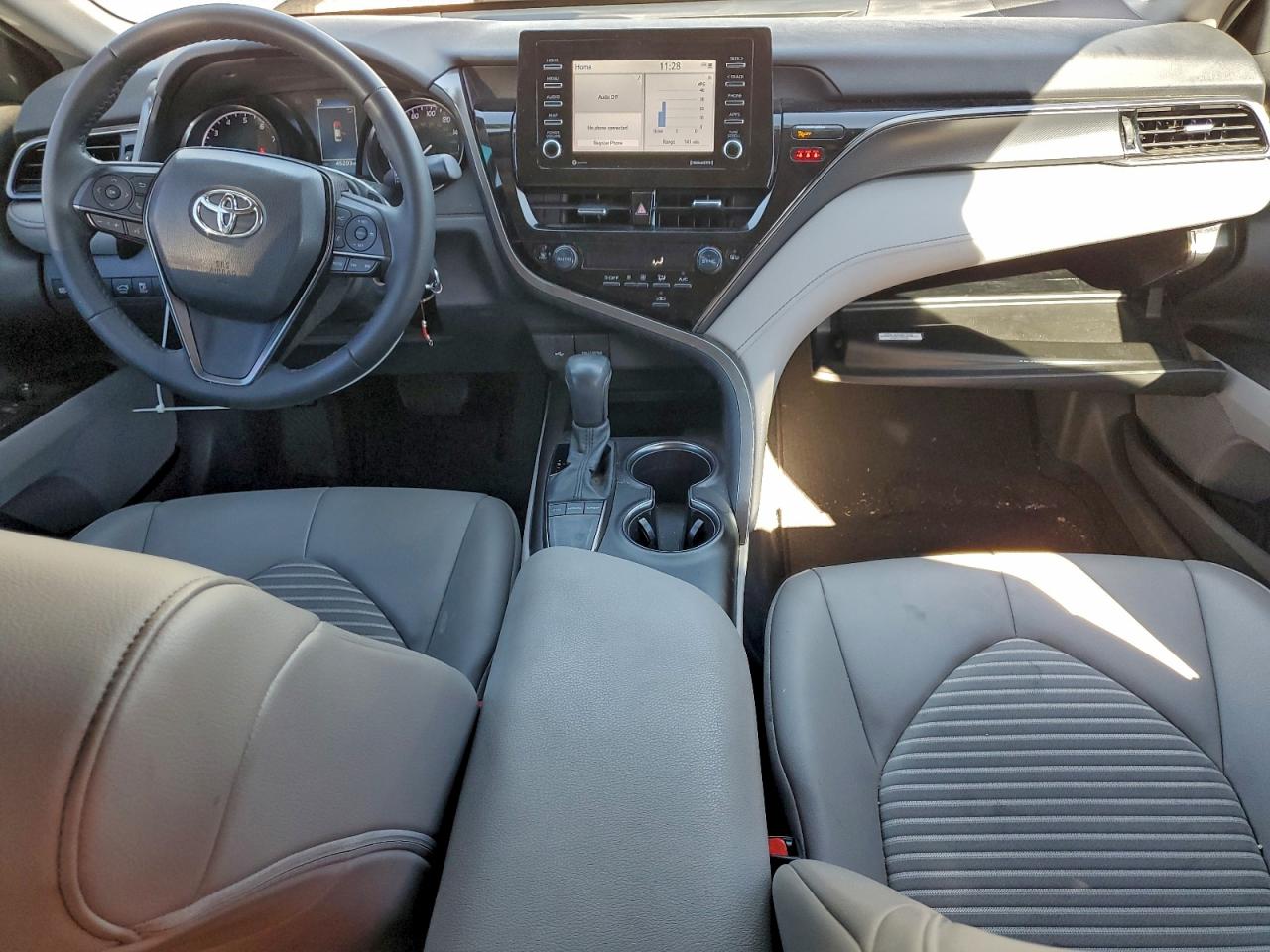 2022 TOYOTA CAMRY SE photo 8