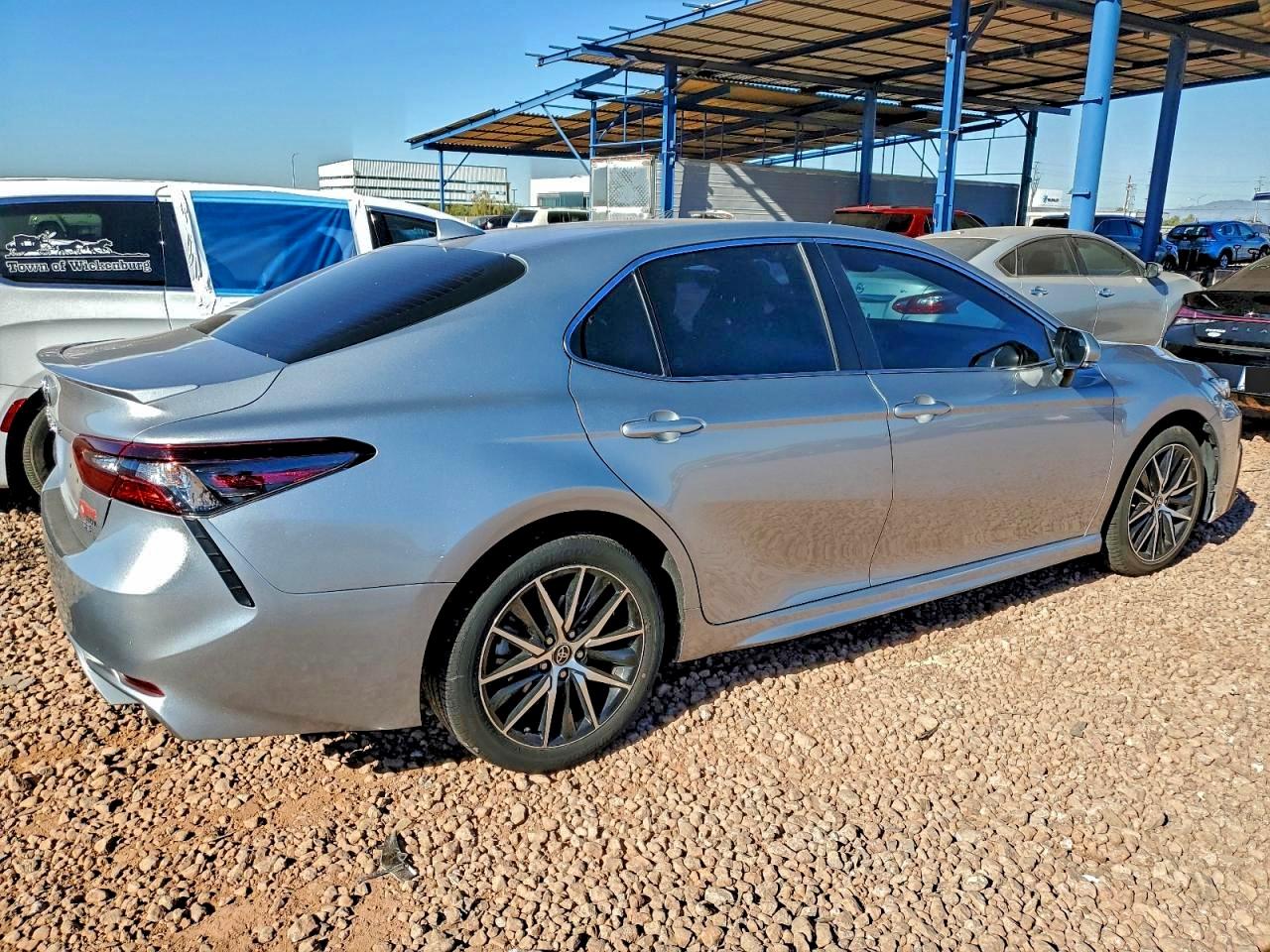 2022 TOYOTA CAMRY SE photo 3
