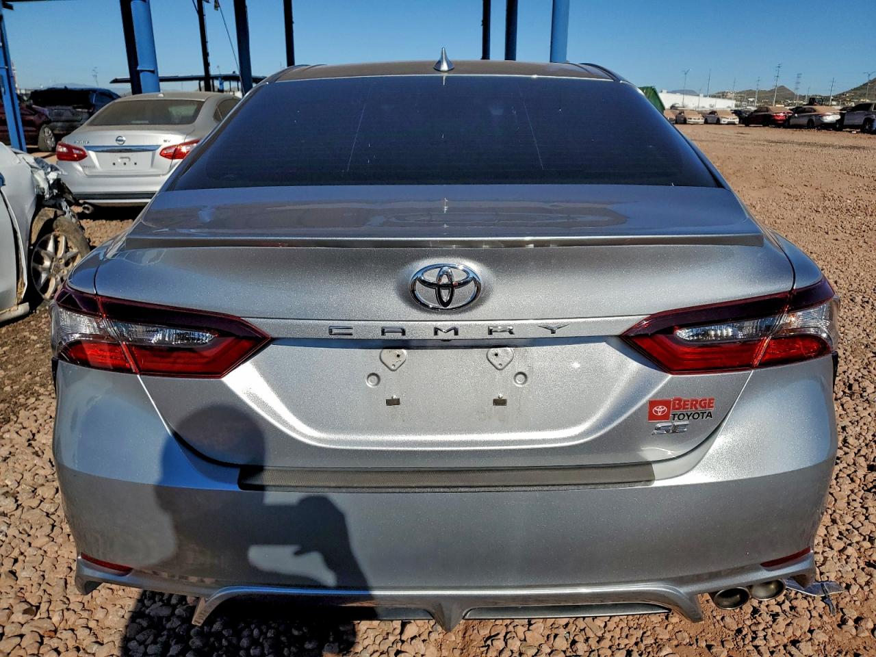 2022 TOYOTA CAMRY SE photo 6