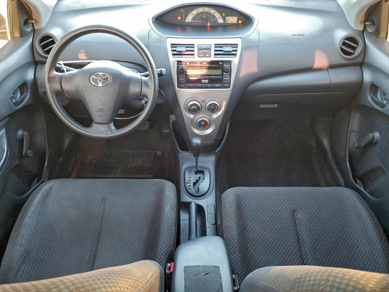 2007 TOYOTA YARIS photo 8