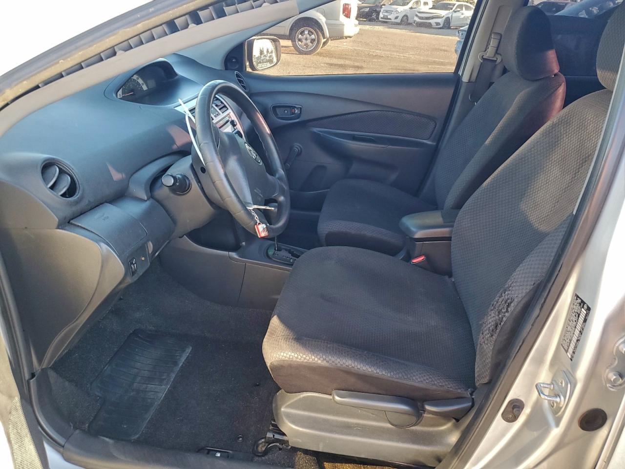 2007 TOYOTA YARIS photo 7