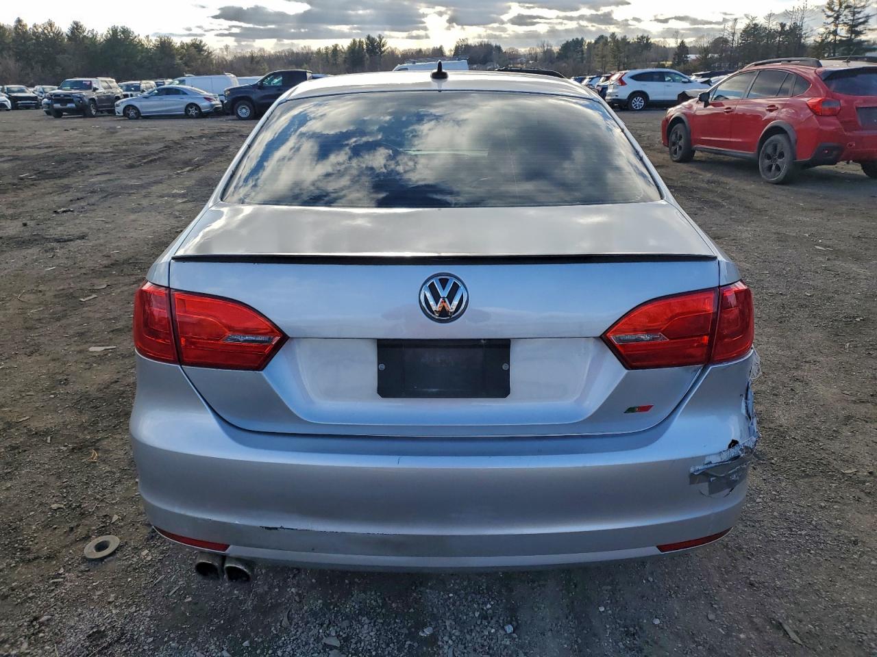 2011 VOLKSWAGEN JETTA SE photo 6