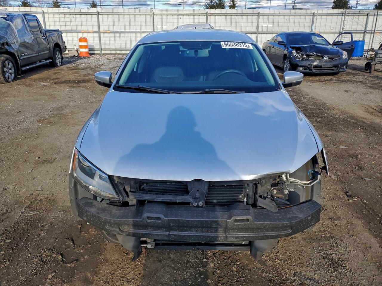 2011 VOLKSWAGEN JETTA SE photo 5