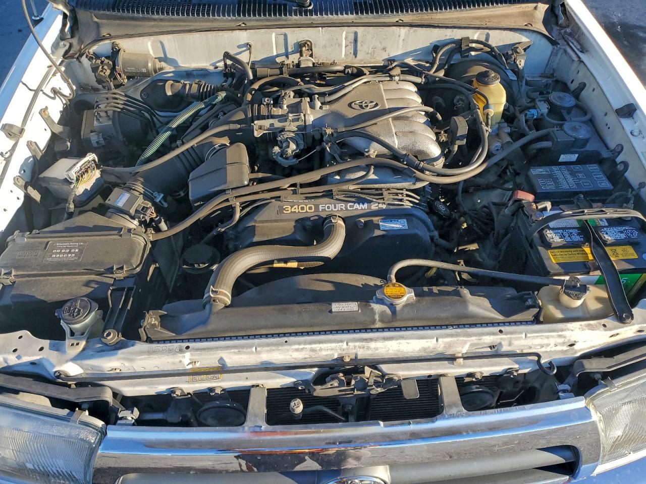 1997 TOYOTA 4RUNNER SR5 photo 12