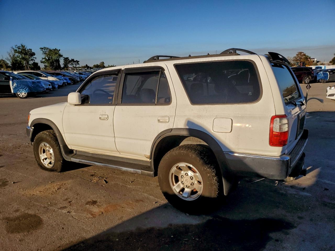 1997 TOYOTA 4RUNNER SR5 photo 2