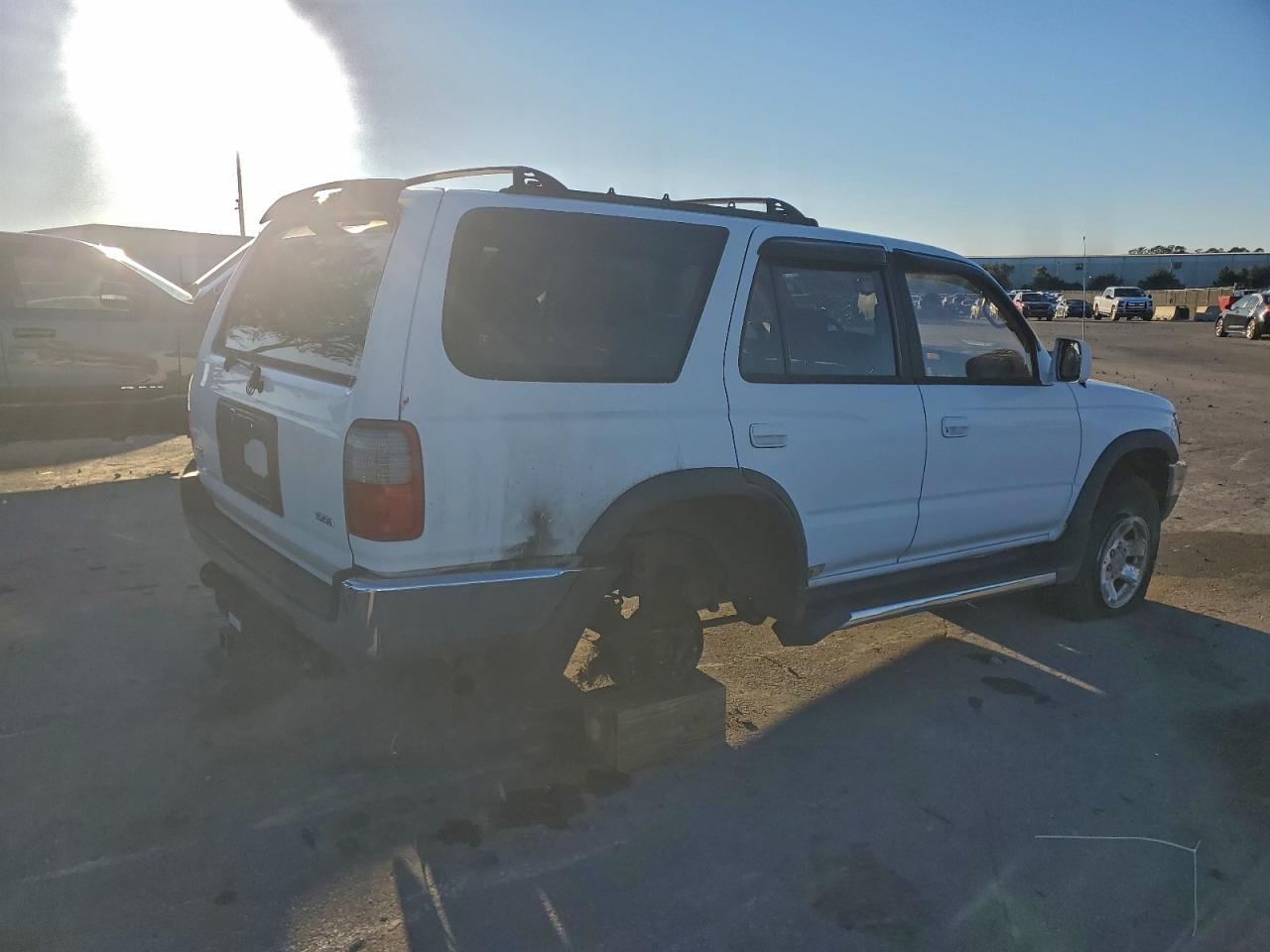 1997 TOYOTA 4RUNNER SR5 photo 3