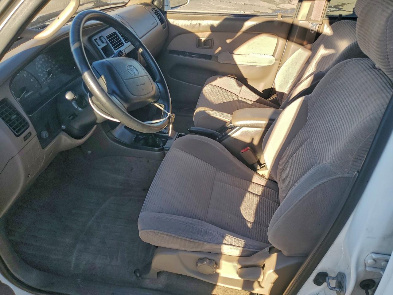 1997 TOYOTA 4RUNNER SR5 photo 7