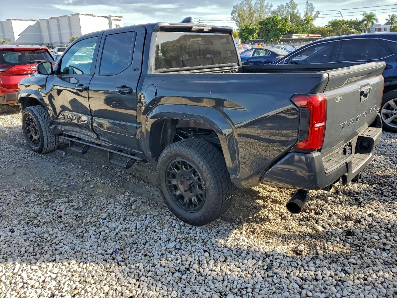2025 TOYOTA TACOMA DOUBLE CAB photo 2