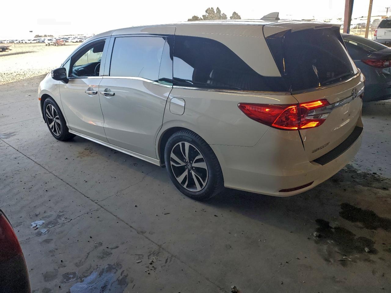 2019 HONDA ODYSSEY ELITE photo 2