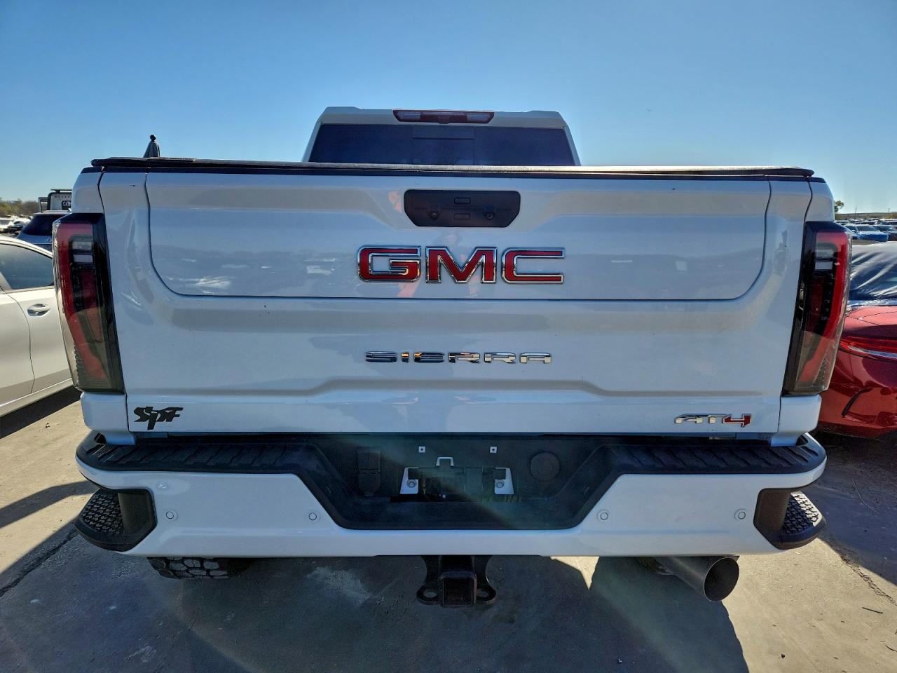 2025 GMC SIERRA K3500 AT4 photo 6