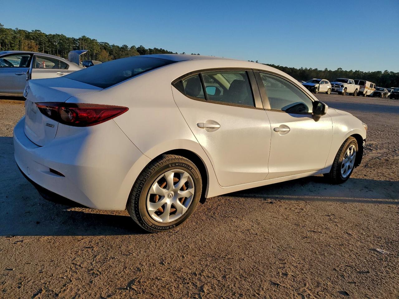 2018 MAZDA 3 SPORT photo 3