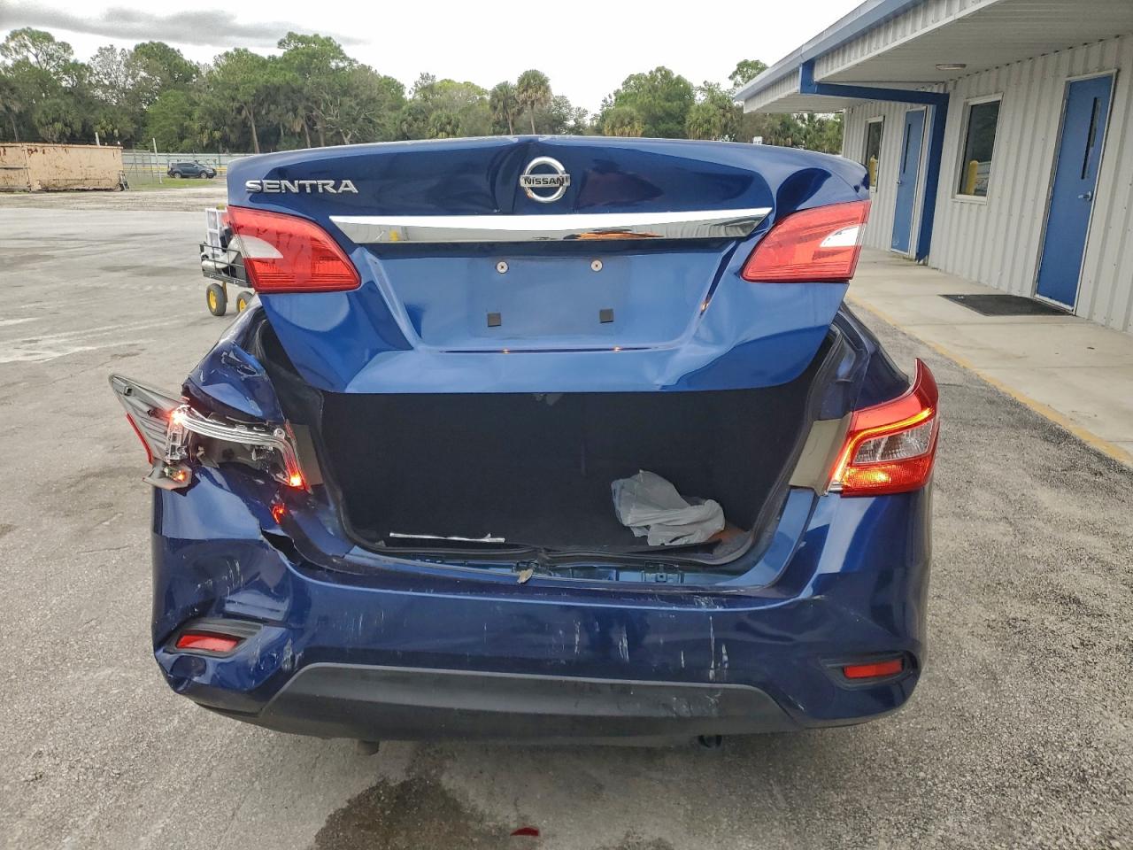 2016 NISSAN SENTRA S photo 6