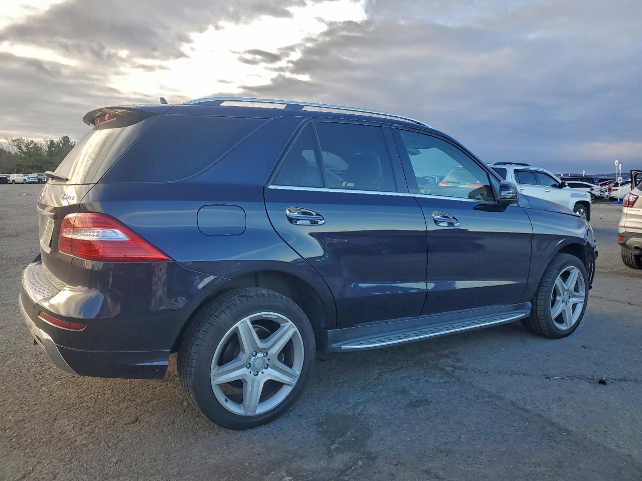 2015 MERCEDES-BENZ ML 400 4MATIC photo 3