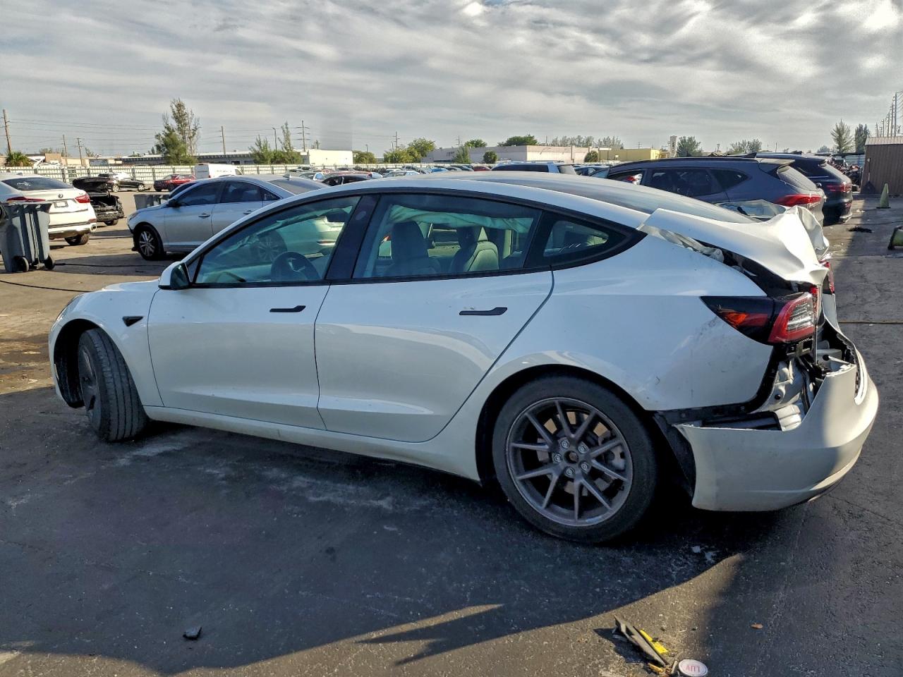 2023 TESLA MODEL 3 photo 4