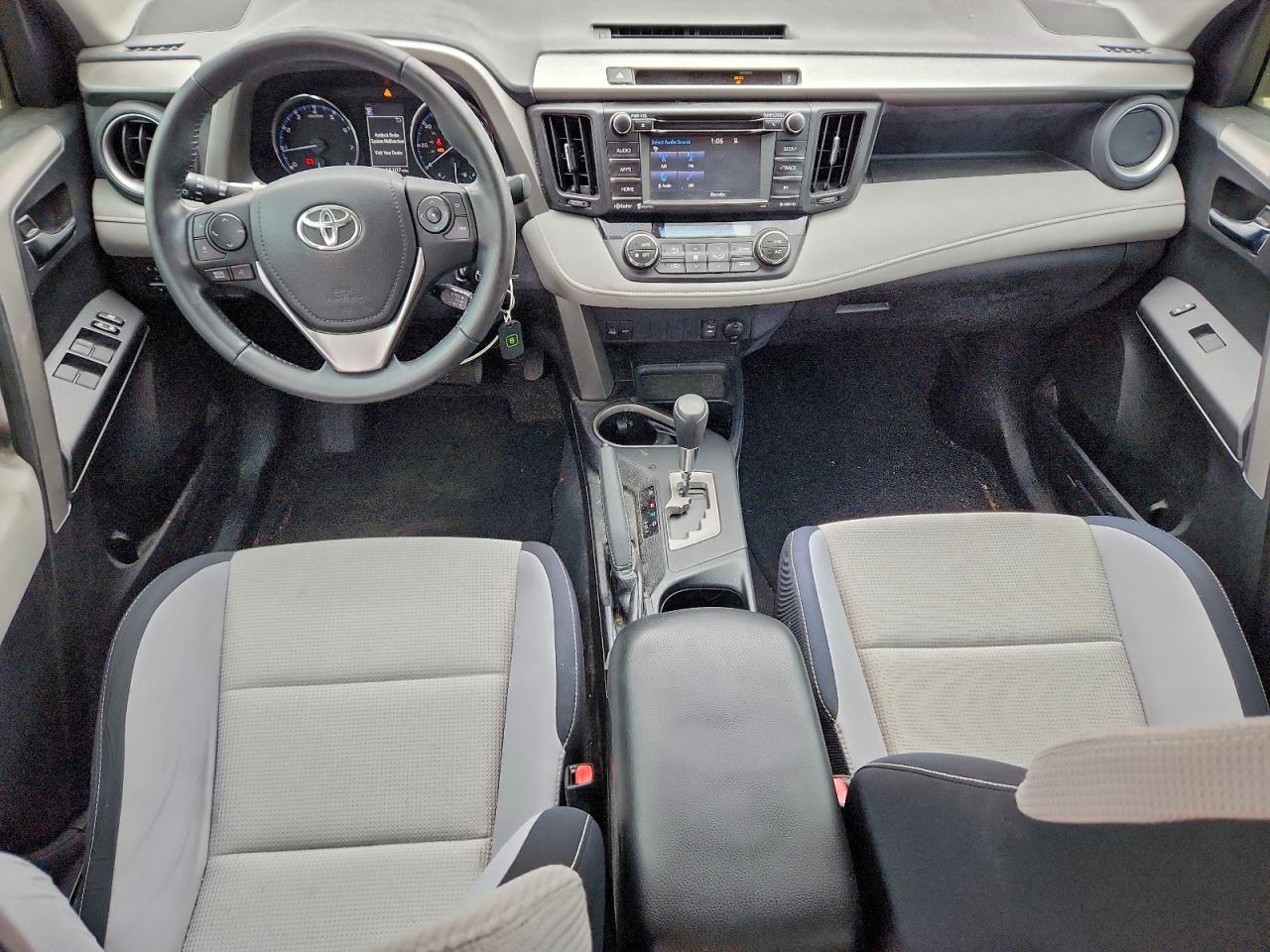 2016 TOYOTA RAV4 XLE photo 15