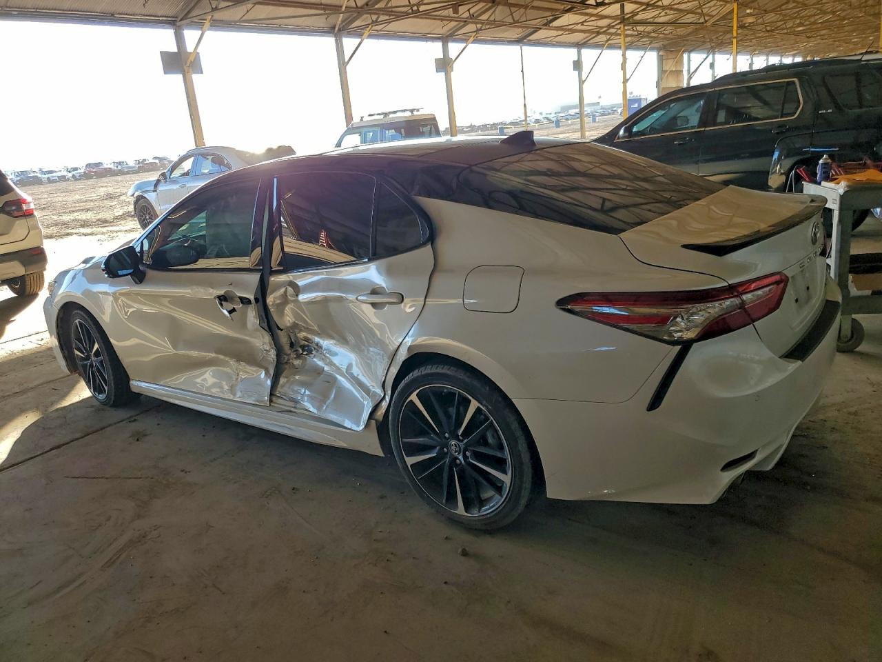 2019 TOYOTA CAMRY XSE photo 2