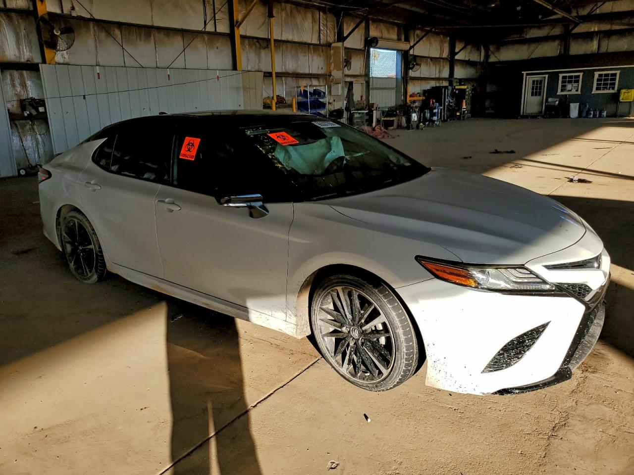 2019 TOYOTA CAMRY XSE photo 4