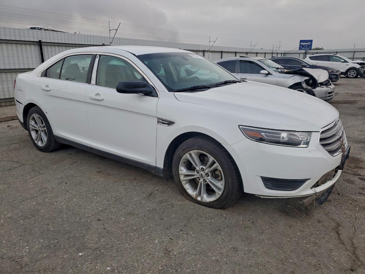 2018 FORD TAURUS SE photo 4