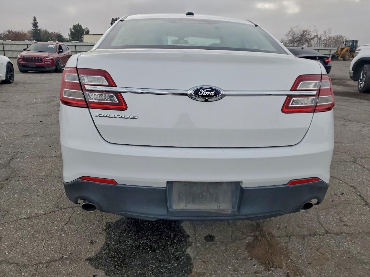 2018 FORD TAURUS SE photo 6